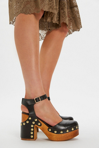Cecelia Studded Clogs by Free People in Brown, Size: US 7