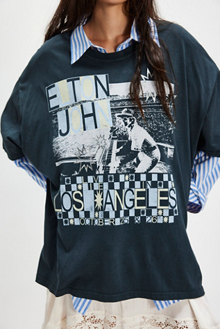 Daydreamer Elton John Live In LA Tee