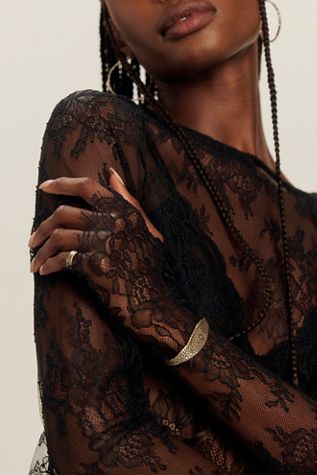 Lauren Wolf Silver Stingray Cuff