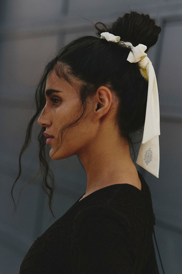 Pirouette Bow Scrunchie #4