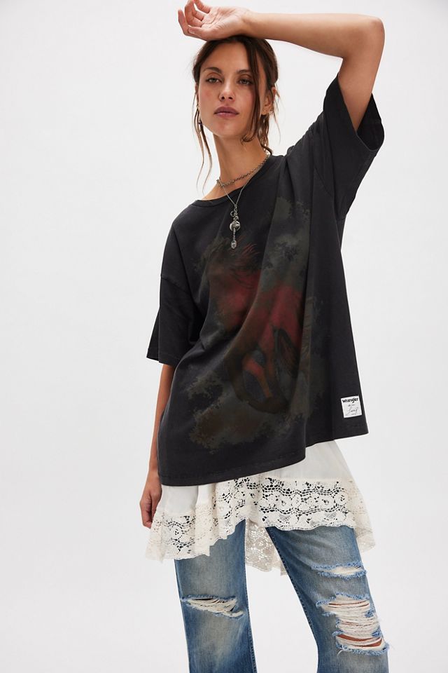 Wrangler x Lainey Wilson Scenic Horse Graphic Tee #2