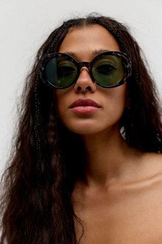 Juni Oversized Round Sunglasses at Free People in Black Tort & Pine