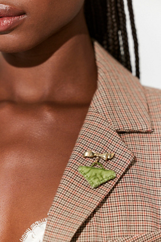Socialite Brooch