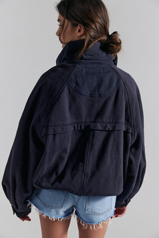 Женская куртка Free People Jojo Washed Oversized Funnel-Neck, цвет: Чёрный — фото 2