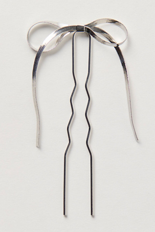Babydoll Bow Pin
