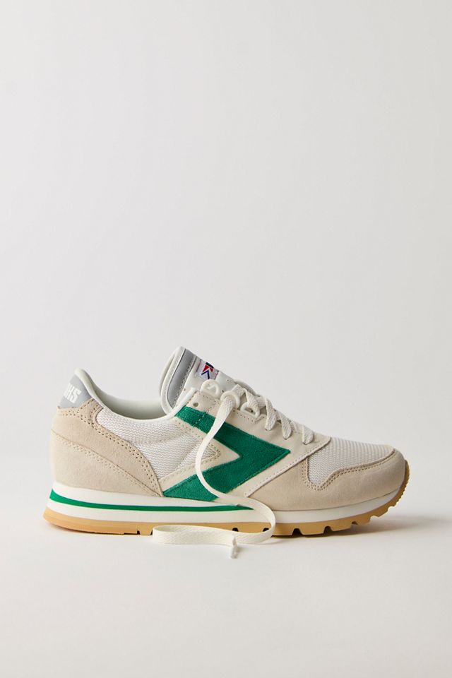 R45 レトロでヴィンテージな実用車BROOKS Brooks Chariot Sneakers | Free People