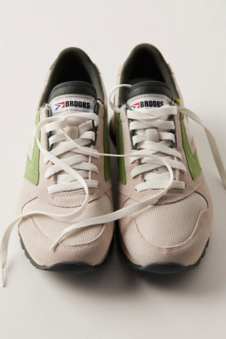 Brooks Chariot Sneakers