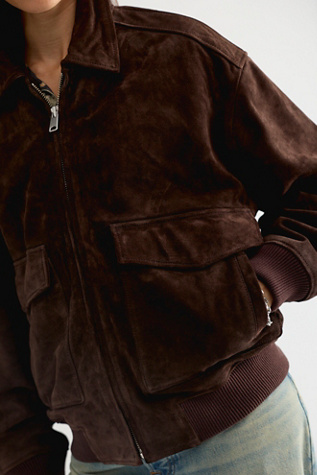 Женская куртка Citizens of Humanity Vivienne Suede Bomber, цвет: Глубокий шоколадный — фото 4
