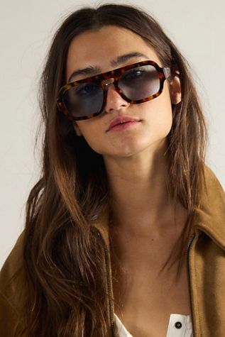 ? Lele Sadoughi Brooklyn Sunglasses Lele Sadoughi | Accessories | Lele Sadoughi Brooklyn  main image 3