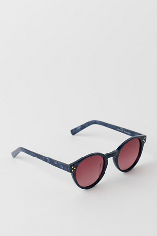 Женские солнцезащитные очки Free People Kerrin Round Polarized, цвет: Жемчужный / Сиреневый — фото 4