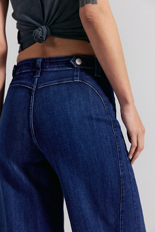 We The Free CRVY Keepsake Tulip Jeans at Free People in Dark Wash, Size: 31