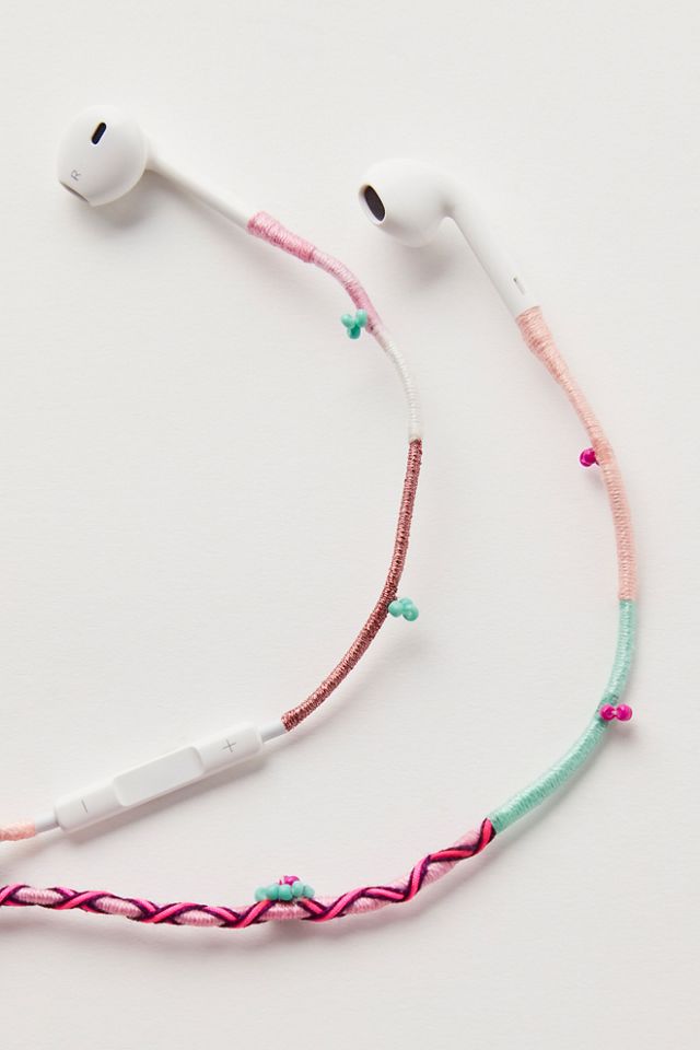 Le Pom Pom Earphones #1