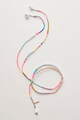 Le Pom Pom Earphones
