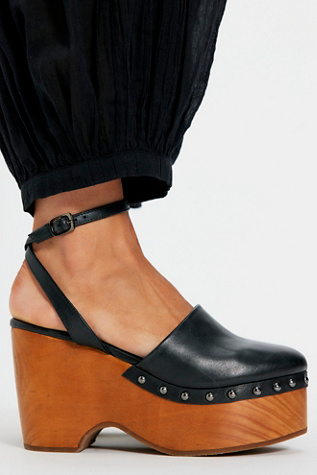 Backstage Clogs by Free People in Black, Size: US 7.5