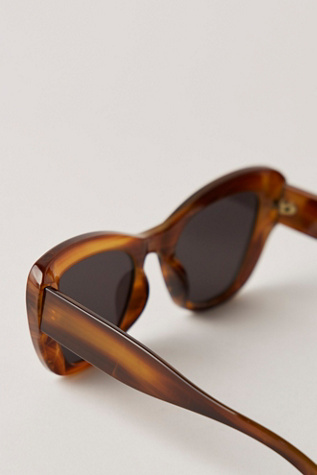 Женские солнцезащитные очки Free People Laguna Butterfly Sunglasses, цвет: Шоколадный — фото 4