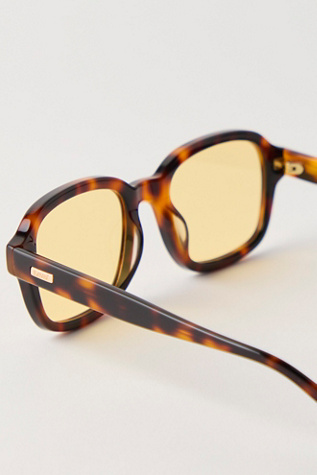 Женские солнцезащитные очки Banbe The Immy Sunglasses, цвет: Черепаховый / Жёлтый — фото 3