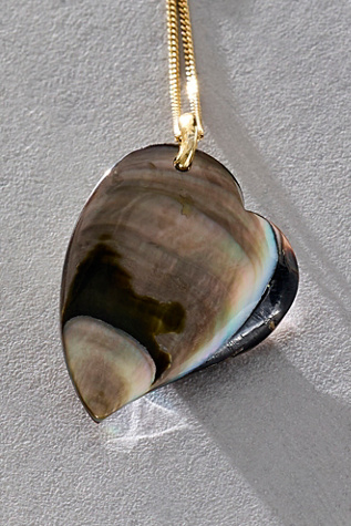 Женское колье Chan Luu Pearl Heart, цвет: Серый жемчужный — фото 5