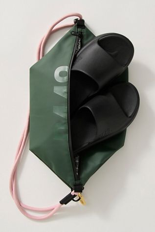 P448 Riviera Slide Sandals and Zip Cooler