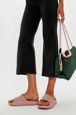 P448 Riviera Slide Sandals and Zip Cooler