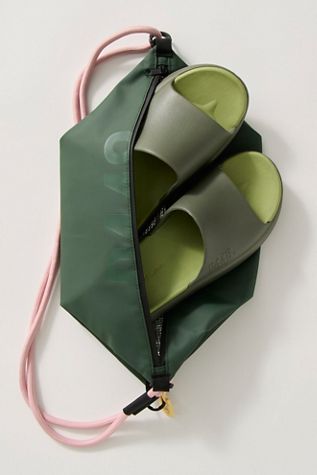 P448 Riviera Slide Sandals and Zip Cooler
