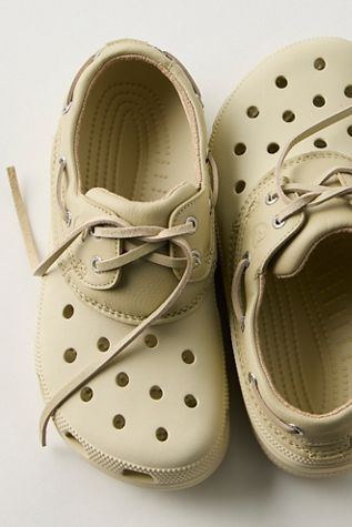 Chaussures bateau classiques Crocs