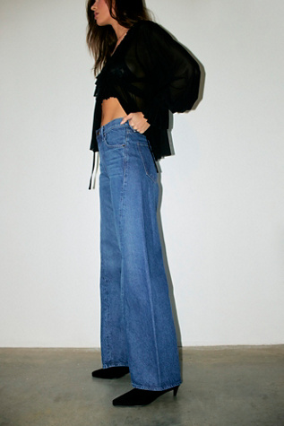 MOTHER The Lemon Twist Sneak Jeans
