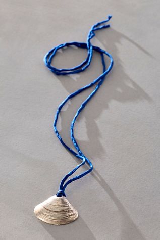 P.NINA No.1 Venus Lisening Pendant Necklace