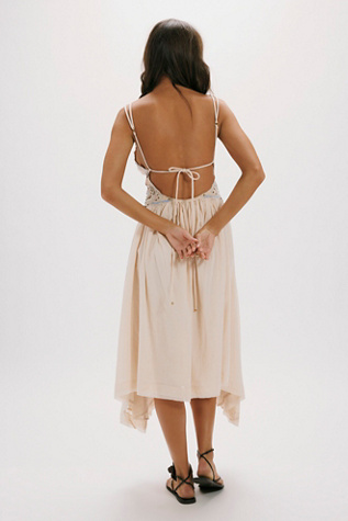 Женское платье Free People Dusty Bloom Embroidered Midi, цвет: Пудровый комбинированный — фото 3