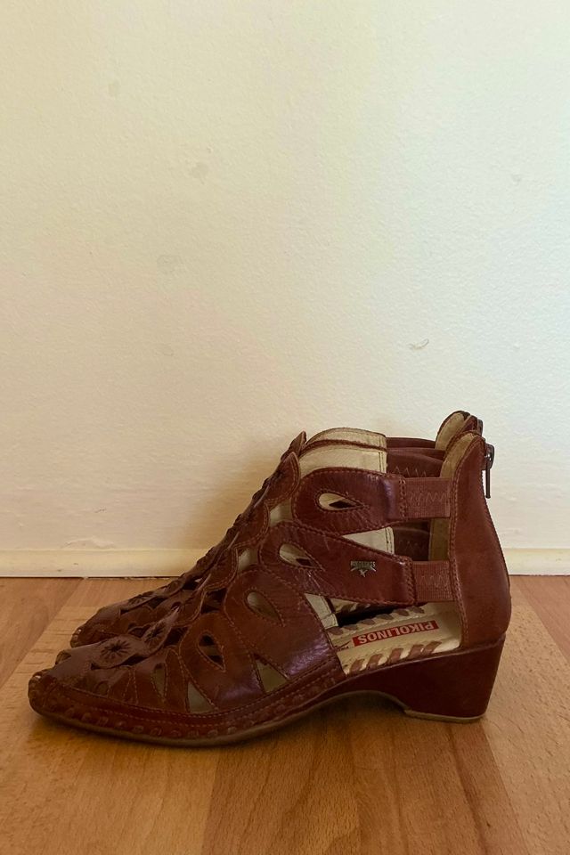 Cut-out Brown Ankle Booty Sandals Selected by Picky Jane #1