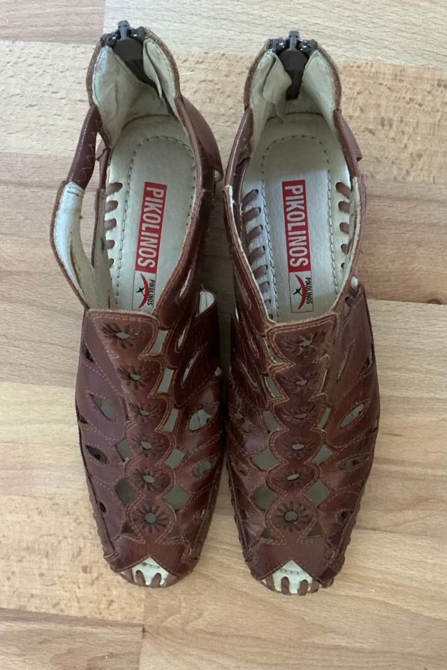 Cut-out Brown Ankle Booty Sandals Selected by Picky Jane #2