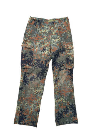 Vintage Cargo Pocket Camouflage Pants Selected by SharpLilTeeth