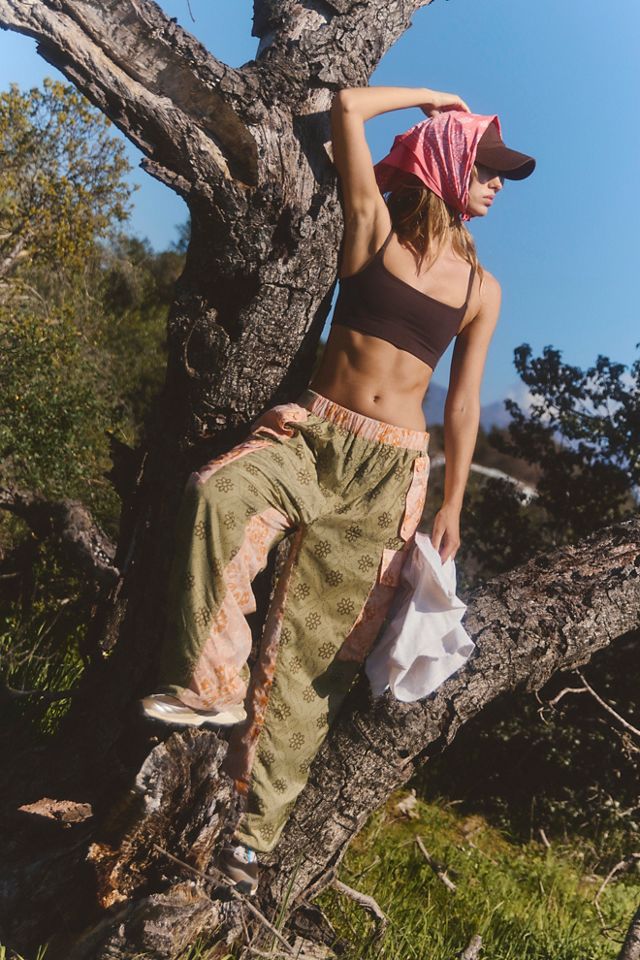 ボーダーズアットバルコニー フリルスリーブ オールインワン パンツ Colorburst Fleece-Lined Hike Pants | Free People