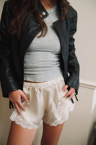 Shorts Tap Meet Me In The Middle