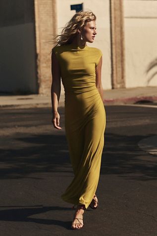 Robe longue Good Feels à manches courtes