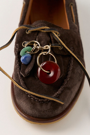 Cluster de chaussures en pierre