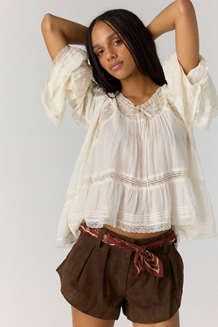 Understated Leather Micro Short plissé Josie