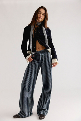 Time Flies Low-Rise Clean Trousers