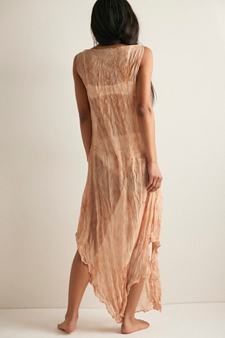 Женское платье ESTHE Sheer Crinkle Hanky Hem Maxi Slip, цвет: Бежевый — фото 2