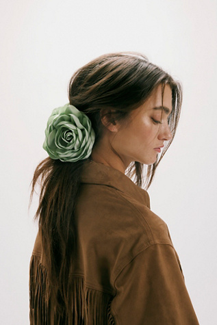 Belle Rosette Claw Clip