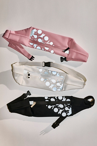 Женская сумка FP Movement Reflective Buti Runner Belt, цвет: Слоновая кость — фото 2