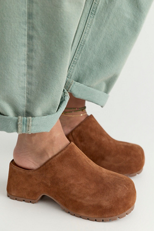I’m With the Band Clogs by Free People in Tan, Size: US 9