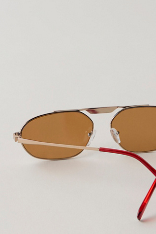 Женские солнцезащитные очки Free People Tavi Aviator Sunglasses, цвет: Золотой / Шоколадный — фото 4