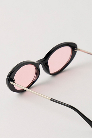 Женские солнцезащитные очки Free People Mae Oval Sunglasses, цвет: Чёрный — фото 4