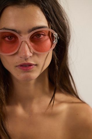 INDY Liotta Oversized Sunglasses | Free People display picture 3
