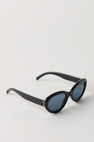 Женские солнцезащитные очки Free People Birdie Cat Eye Sunglasses, цвет: Чёрный / Синий — фото 4