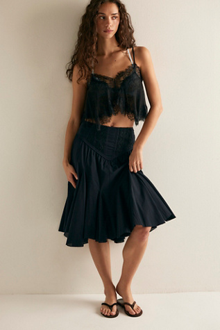 Женский топ LoveShackFancy Elysia Silk Lace Crop Top, цвет: Чёрный — фото 3