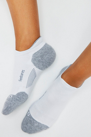 Feetures Elite Max Cushion Tab Socks