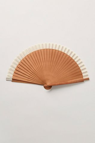 Éventail en bois