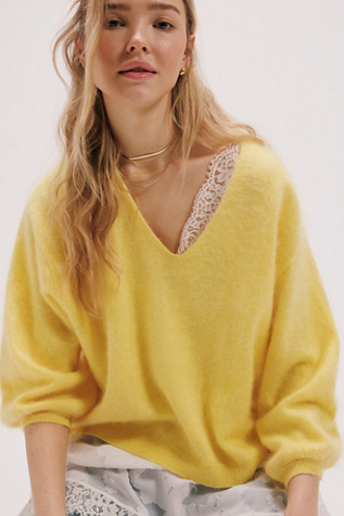 Ava Brushed Cashmere Pullover by Free People in Gold, Size: S
