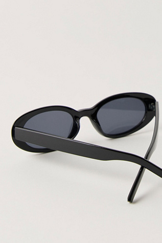 Женские солнцезащитные очки Free People Stella Round Sunglasses, цвет: Чёрный — фото 4